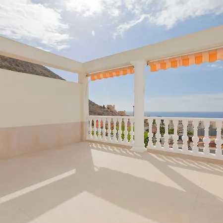 Townhouse With Private Pool! Villa Arona (Tenerife)