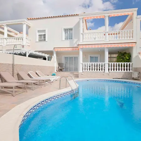 Townhouse With Private Pool! *