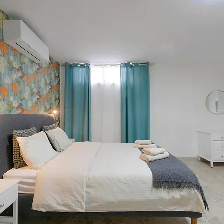 Townhouse With Private Pool! أرونا