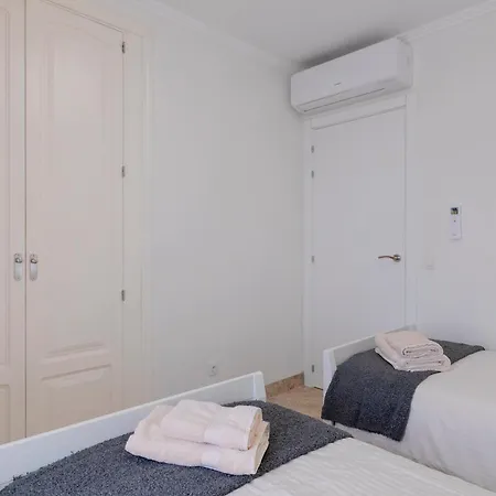 Townhouse With Private Pool! * أرونا