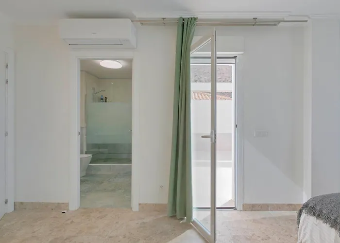 Townhouse With Private Pool! * أرونا