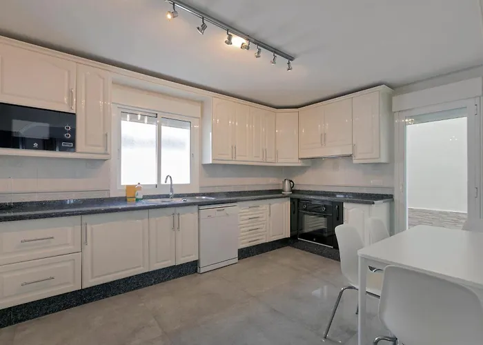 Townhouse With Private Pool! أرونا