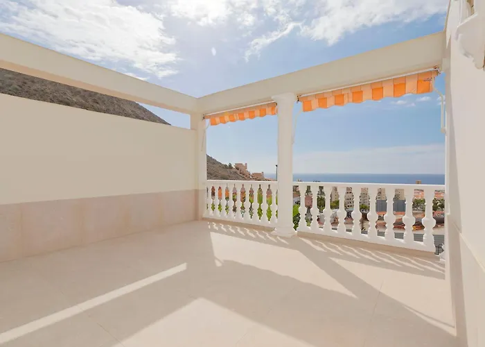 Townhouse With Private Pool! فيلة أرونا