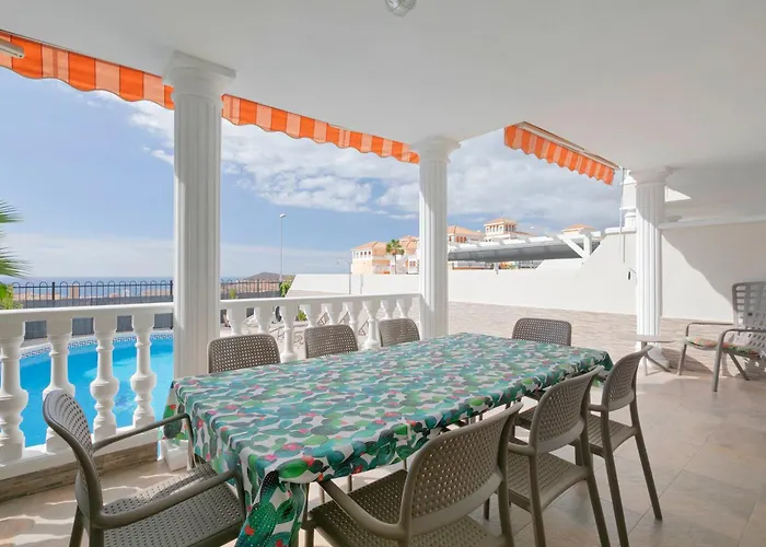 Townhouse With Private Pool! أرونا