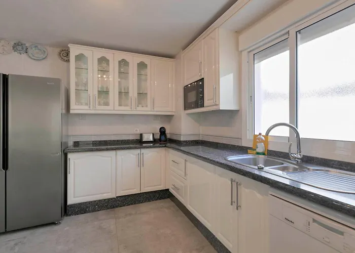 Townhouse With Private Pool! أرونا